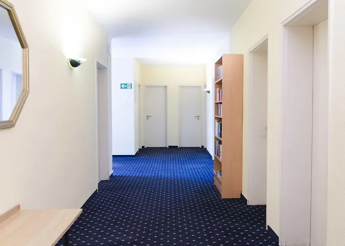 Ulmer Muenster Hotell 2*