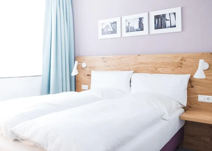 Ulmer Muenster Hotel 2*